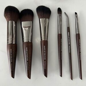 Makeup Forever 6  piece travel brush set